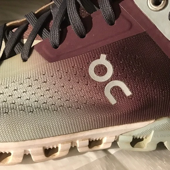 On Cloud, Cloudflow, Women's Running Shoes Size 6.5, low mileage, no damages - Picture 4 of 10